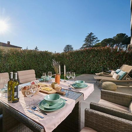 Spada Brand New Apartment With Garden 3 Min From Beach! Porec Bagian luar foto