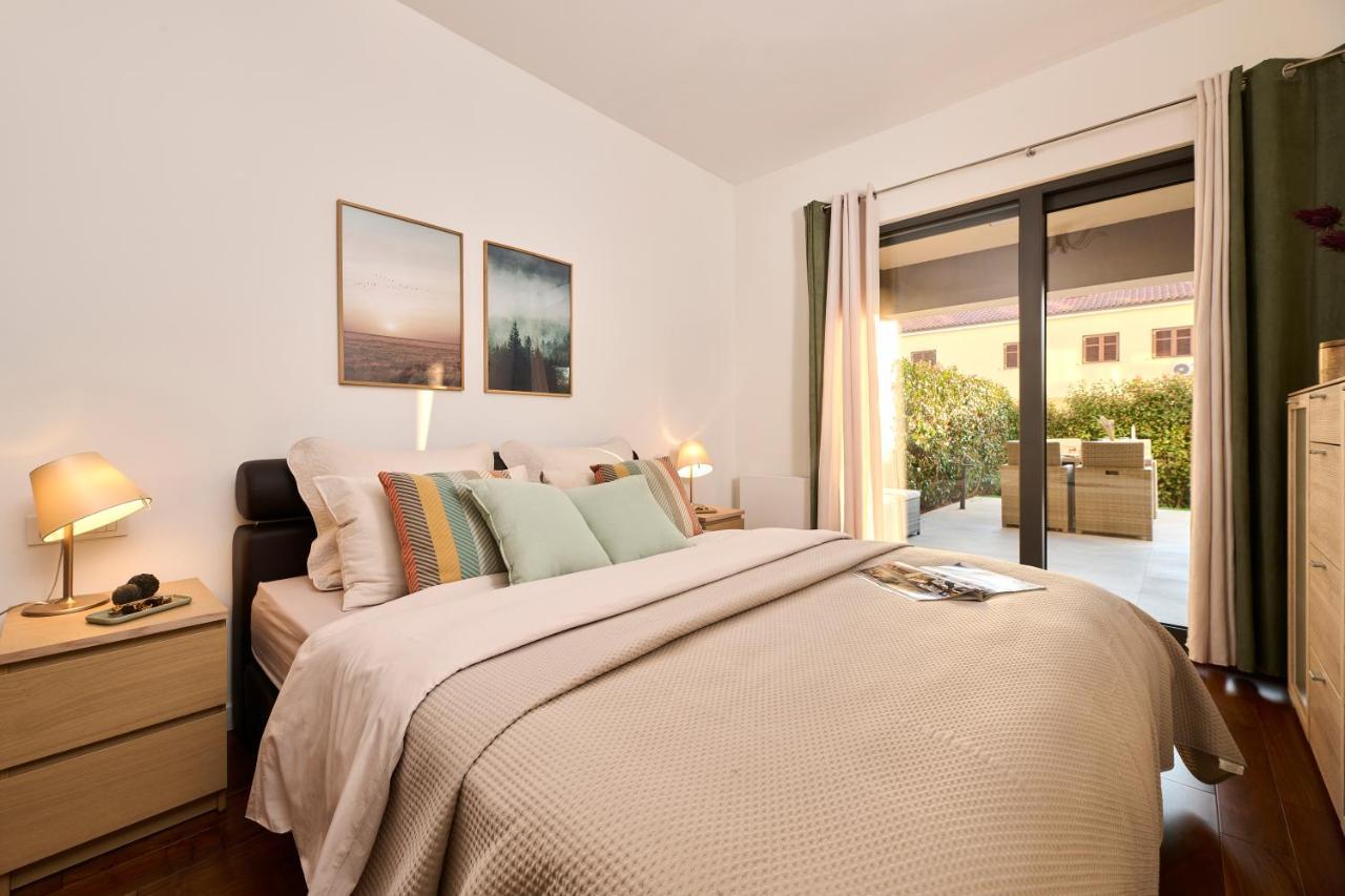 Spada Brand New Apartment With Garden 3 Min From Beach! Porec Bagian luar foto