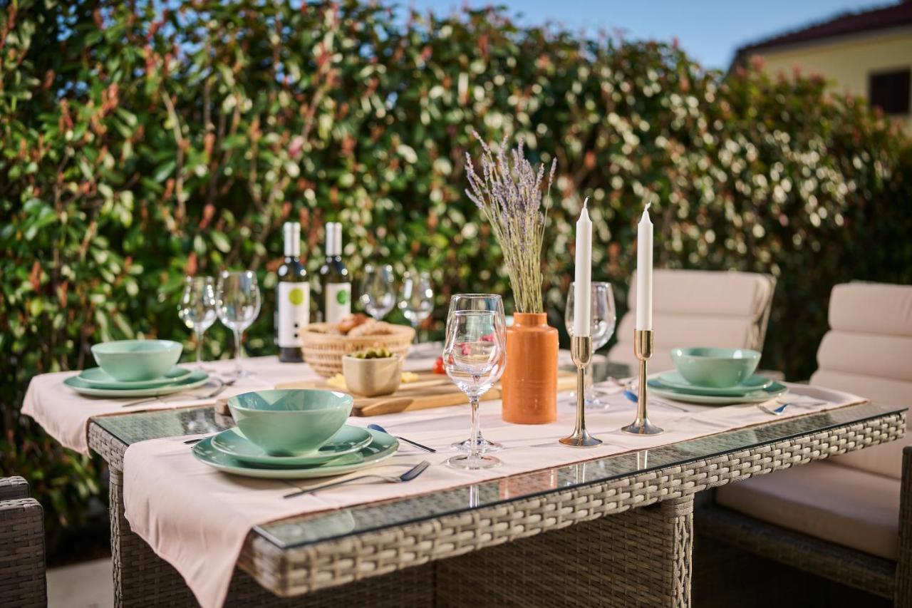 Spada Brand New Apartment With Garden 3 Min From Beach! Porec Bagian luar foto